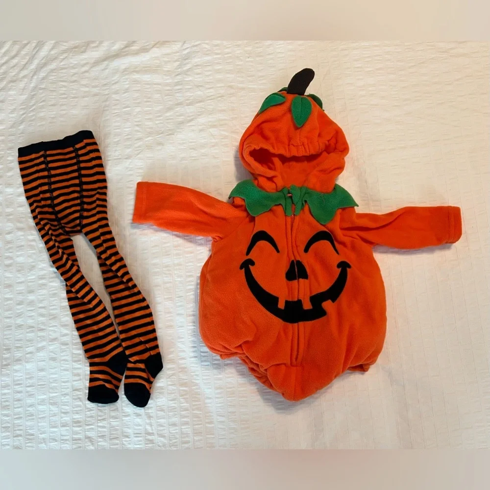 Baby winter Halloween pumpkin costume with striped socks - 6-9 months